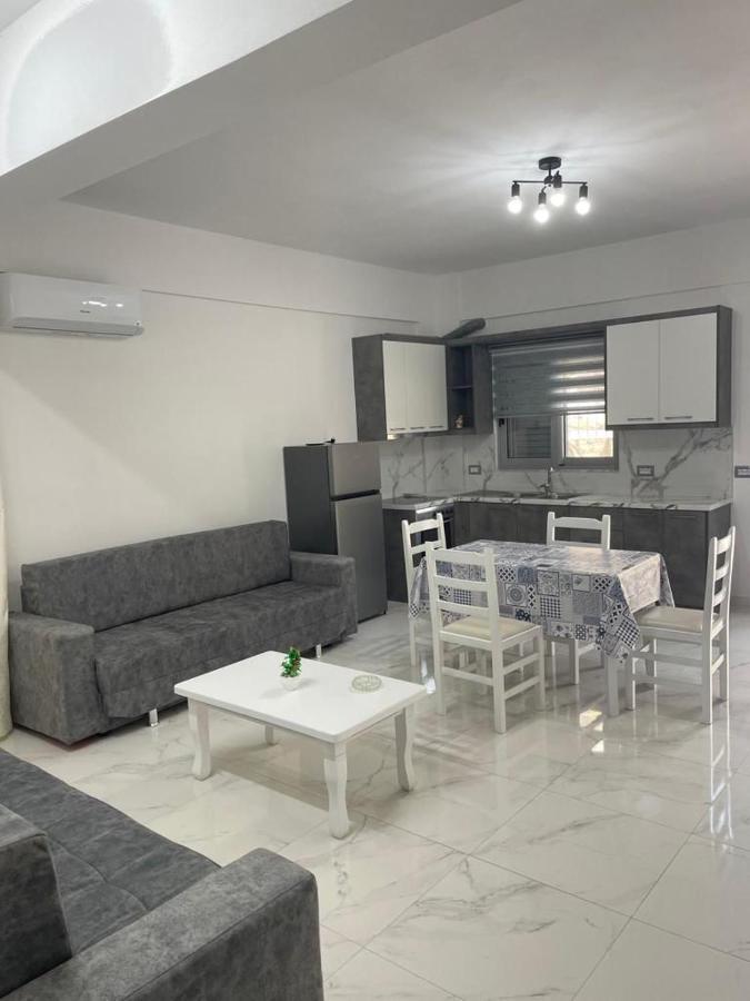 Taku Apartment Saranda Extérieur photo